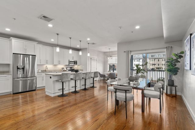 772 East 3rd 2, Boston, MA 02127