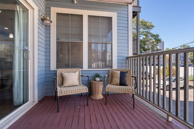 772 East 3rd 2, Boston, MA 02127