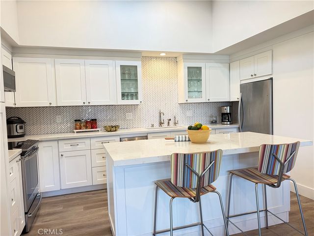 1340 Kenwood Road m7-156J, Seal Beach, CA 90740