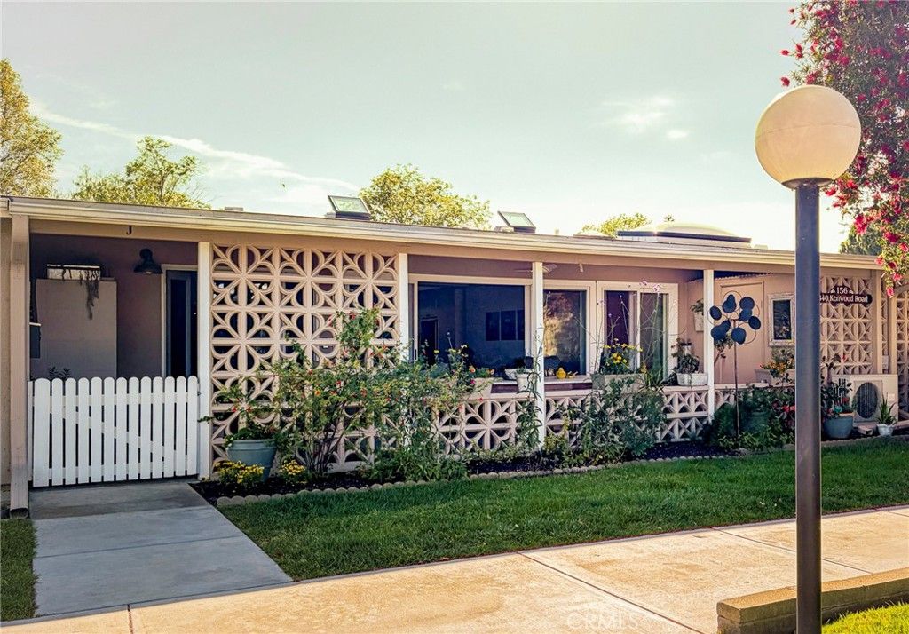 Image 2 of property listing at 1340 Kenwood Road m7-156J, Seal Beach, CA 90740