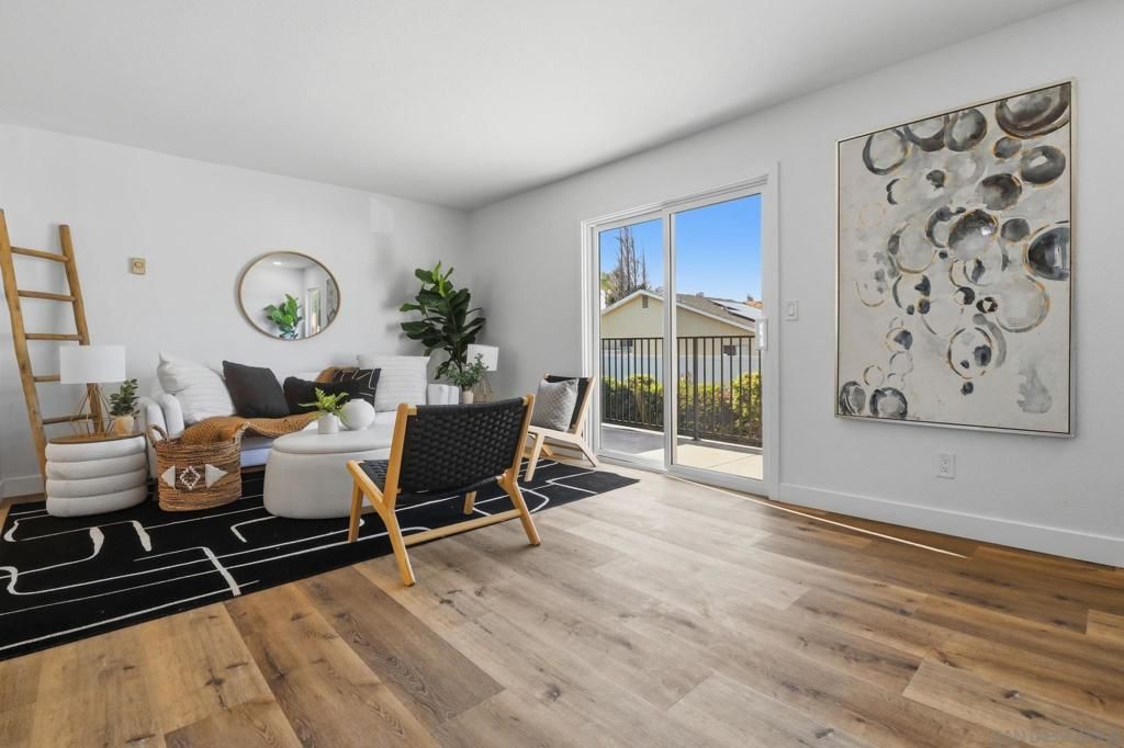 Image 3 of property listing at 9922 Paseo Montalban, San Diego, CA 92129