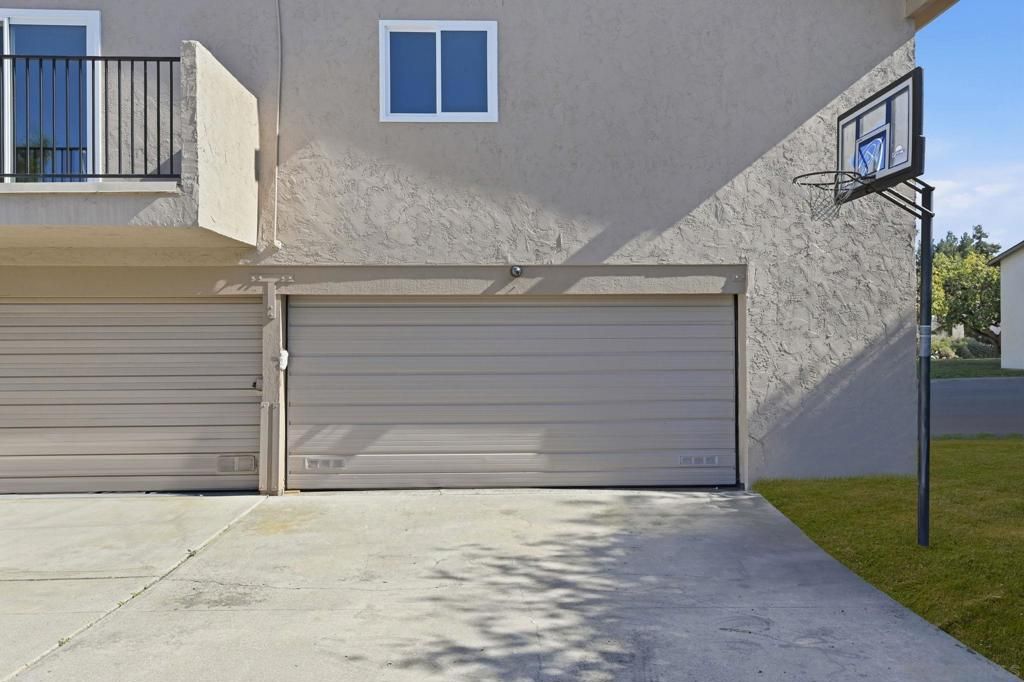 Image 34 of property listing at 9922 Paseo Montalban, San Diego, CA 92129