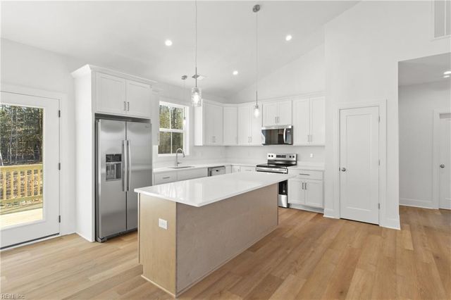 10785 Hornets Nest RD, Gloucester, VA 23061