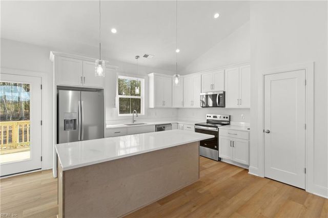 10785 Hornets Nest RD, Gloucester, VA 23061