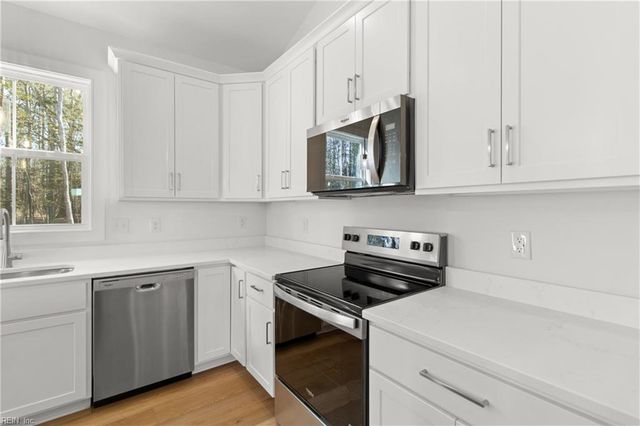 10785 Hornets Nest RD, Gloucester, VA 23061