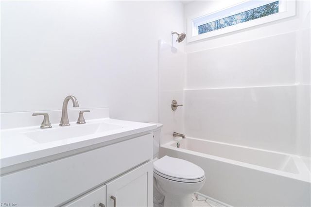 10785 Hornets Nest RD, Gloucester, VA 23061