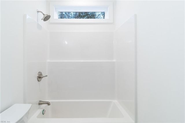 10785 Hornets Nest RD, Gloucester, VA 23061