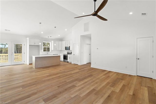 10785 Hornets Nest RD, Gloucester, VA 23061