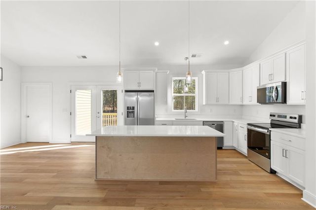 10785 Hornets Nest RD, Gloucester, VA 23061