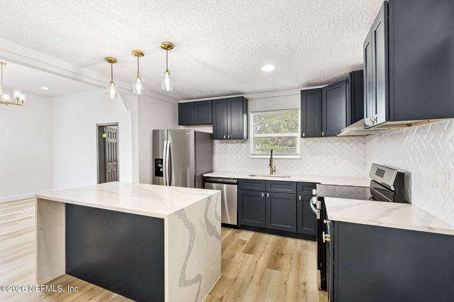 101 E 7TH Street, Jacksonville, FL 32206