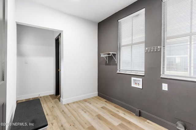 101 E 7TH Street, Jacksonville, FL 32206