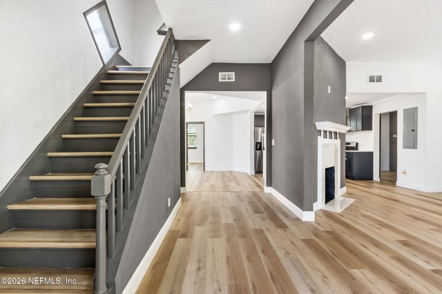 101 E 7TH Street, Jacksonville, FL 32206