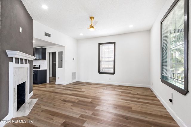 101 E 7TH Street, Jacksonville, FL 32206