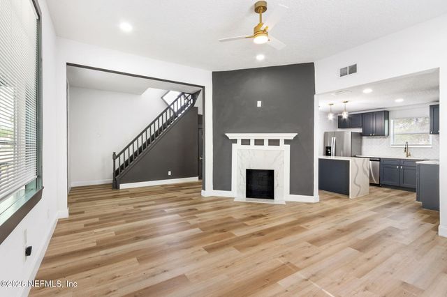 101 E 7TH Street, Jacksonville, FL 32206