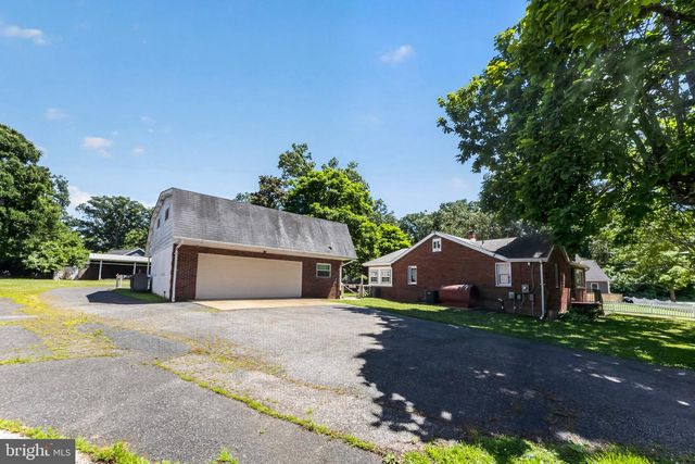 2021 HOLLY NECK, Baltimore, MD 21221