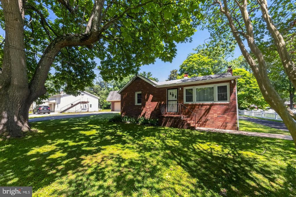 2021 HOLLY NECK, Baltimore, MD 21221