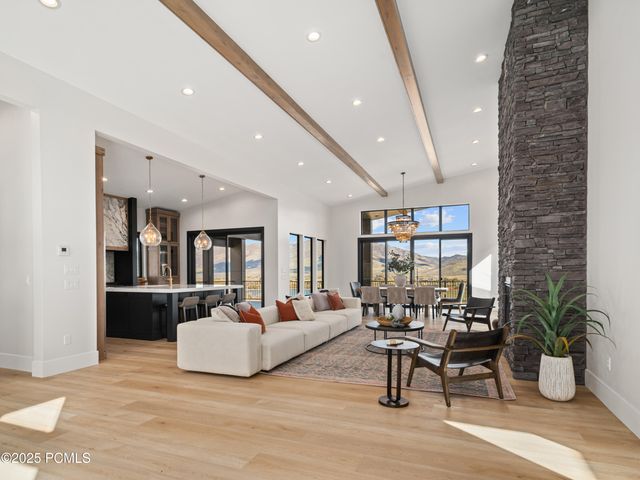 6858 E Summit Peak Circle, Huntsville, UT 84317