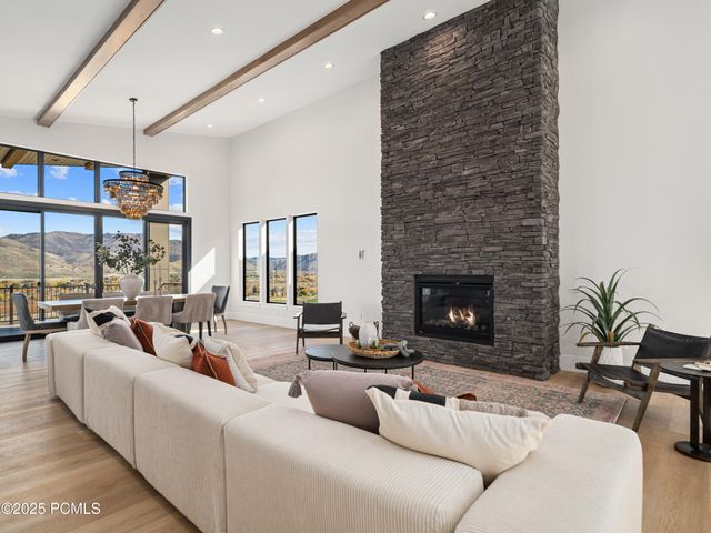 6858 E Summit Peak Circle, Huntsville, UT 84317