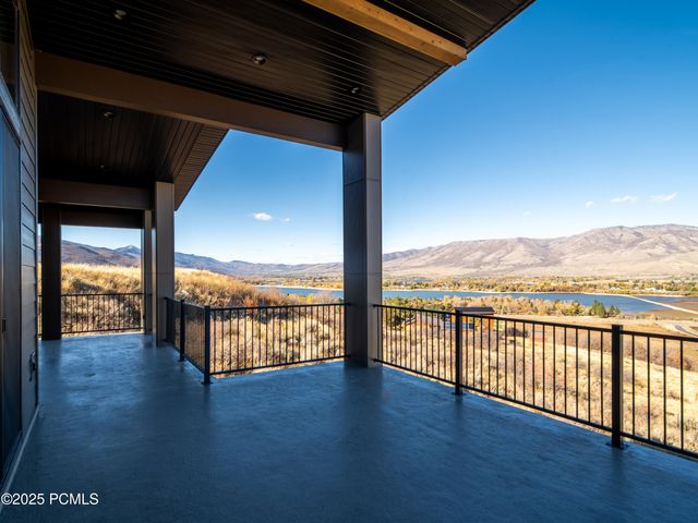 6858 E Summit Peak Circle, Huntsville, UT 84317
