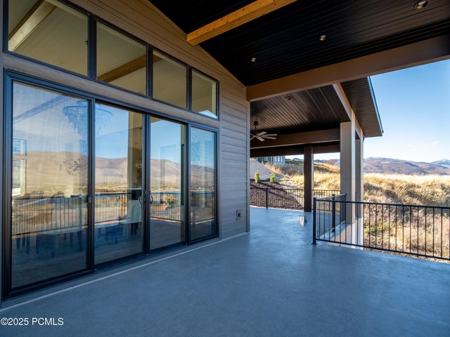 6858 E Summit Peak Circle, Huntsville, UT 84317