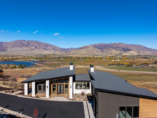 6858 E Summit Peak Circle, Huntsville, UT 84317