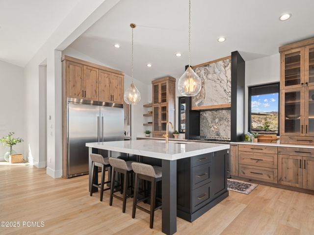 6858 E Summit Peak Circle, Huntsville, UT 84317