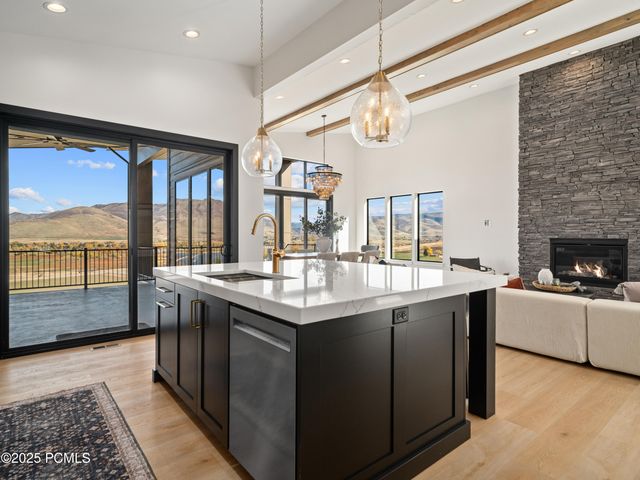 6858 E Summit Peak Circle, Huntsville, UT 84317