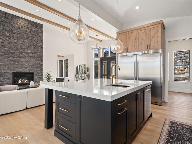 6858 E Summit Peak Circle, Huntsville, UT 84317