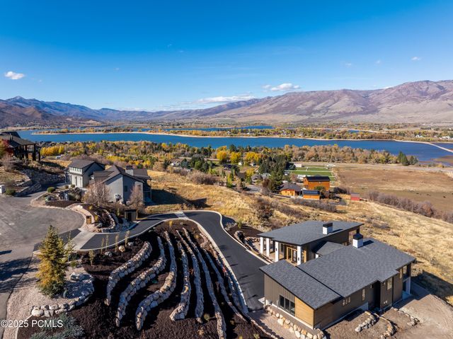 6858 E Summit Peak Circle, Huntsville, UT 84317