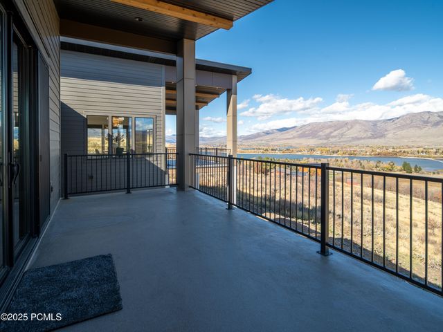 6858 E Summit Peak Circle, Huntsville, UT 84317