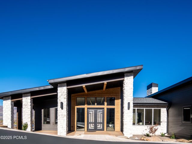 6858 E Summit Peak Circle, Huntsville, UT 84317