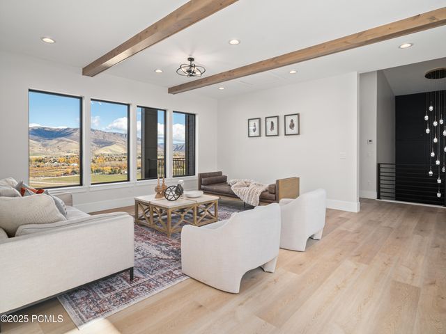 6858 E Summit Peak Circle, Huntsville, UT 84317