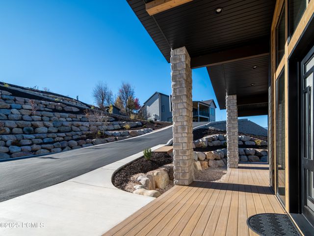 6858 E Summit Peak Circle, Huntsville, UT 84317