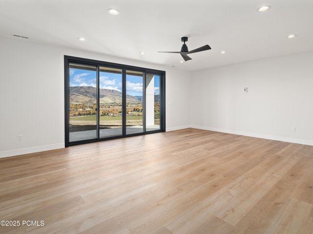 6858 E Summit Peak Circle, Huntsville, UT 84317