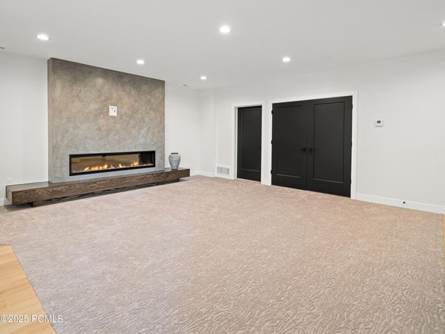 6858 E Summit Peak Circle, Huntsville, UT 84317