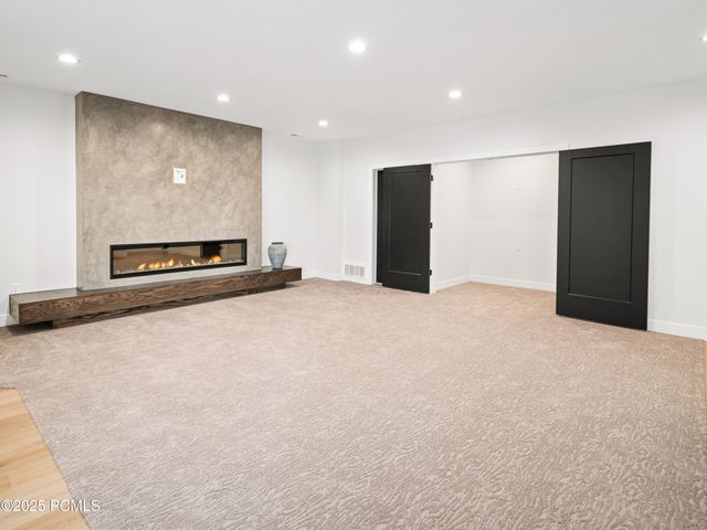 6858 E Summit Peak Circle, Huntsville, UT 84317