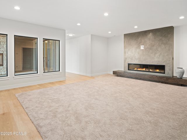 6858 E Summit Peak Circle, Huntsville, UT 84317