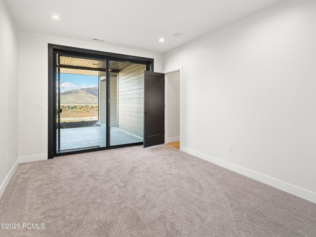 6858 E Summit Peak Circle, Huntsville, UT 84317