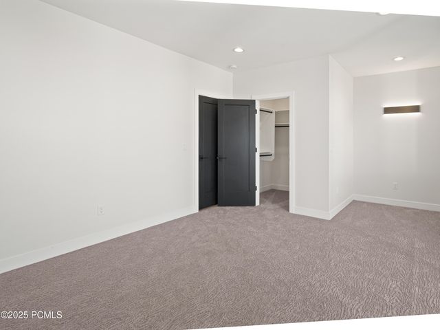 6858 E Summit Peak Circle, Huntsville, UT 84317