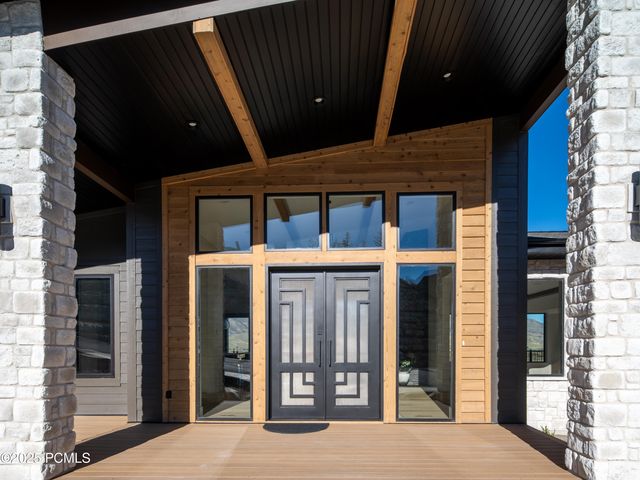 6858 E Summit Peak Circle, Huntsville, UT 84317