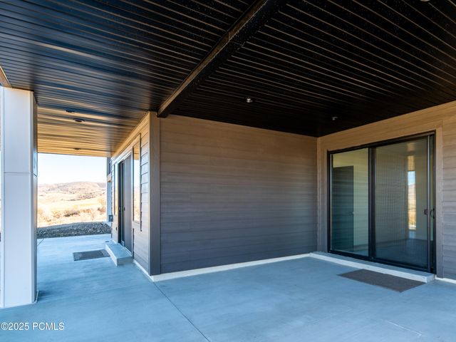 6858 E Summit Peak Circle, Huntsville, UT 84317