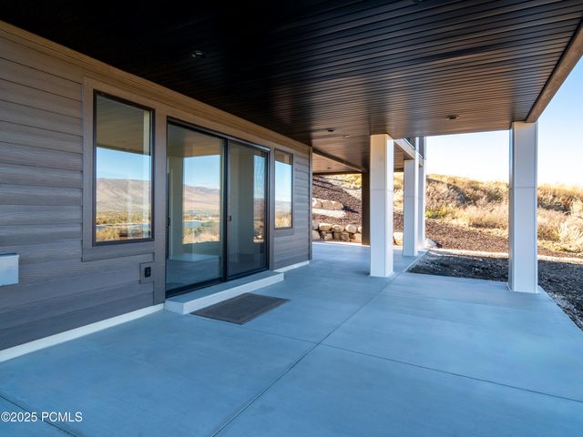 6858 E Summit Peak Circle, Huntsville, UT 84317