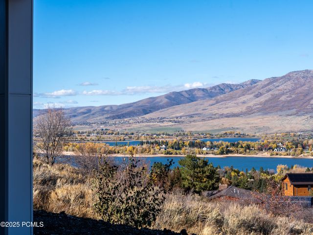 6858 E Summit Peak Circle, Huntsville, UT 84317