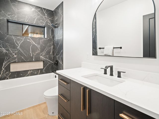 6858 E Summit Peak Circle, Huntsville, UT 84317