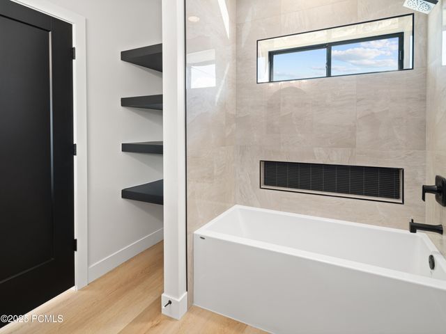 6858 E Summit Peak Circle, Huntsville, UT 84317