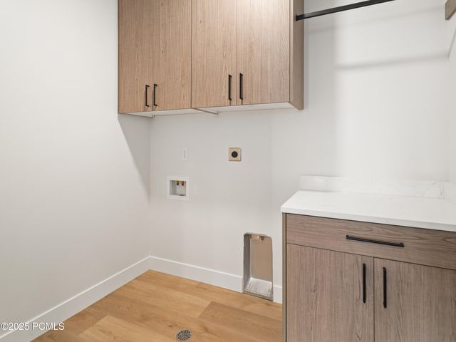 6858 E Summit Peak Circle, Huntsville, UT 84317