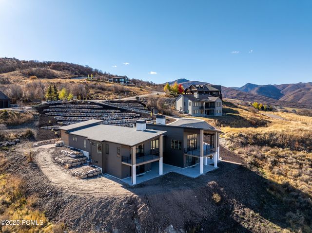 6858 E Summit Peak Circle, Huntsville, UT 84317
