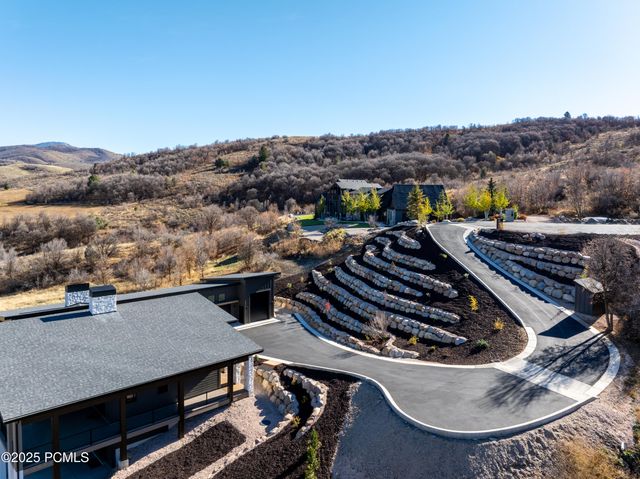 6858 E Summit Peak Circle, Huntsville, UT 84317