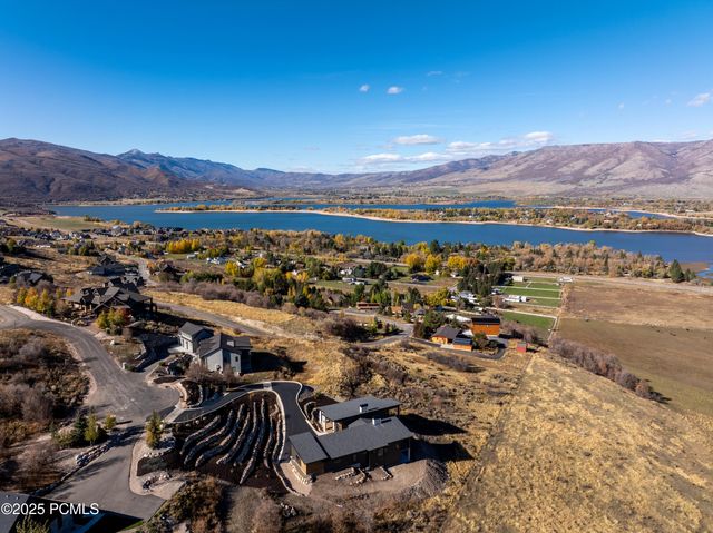 6858 E Summit Peak Circle, Huntsville, UT 84317