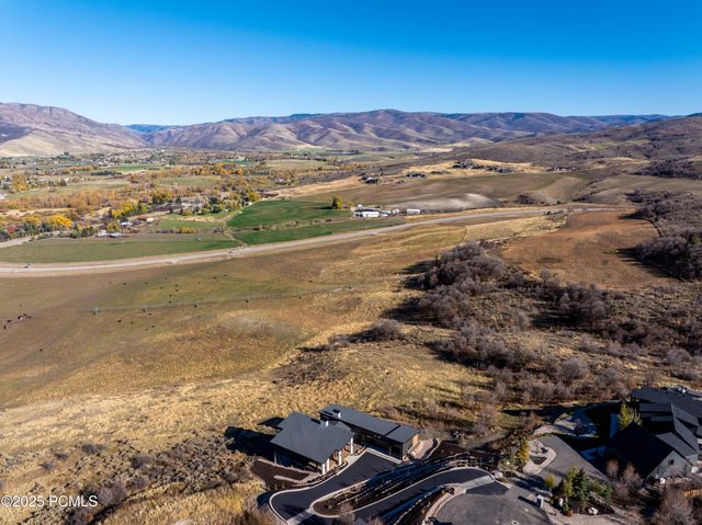 6858 E Summit Peak Circle, Huntsville, UT 84317